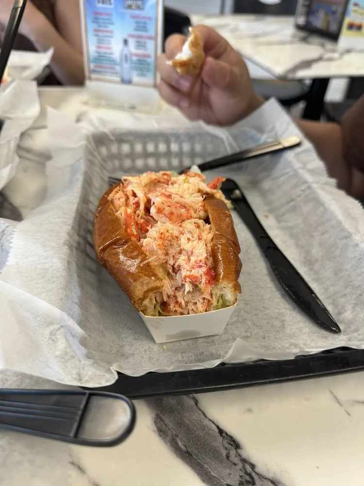 Traditional New England Lobster Roll